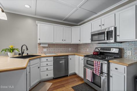 906 Draper Avenue Schenectady NY 12306