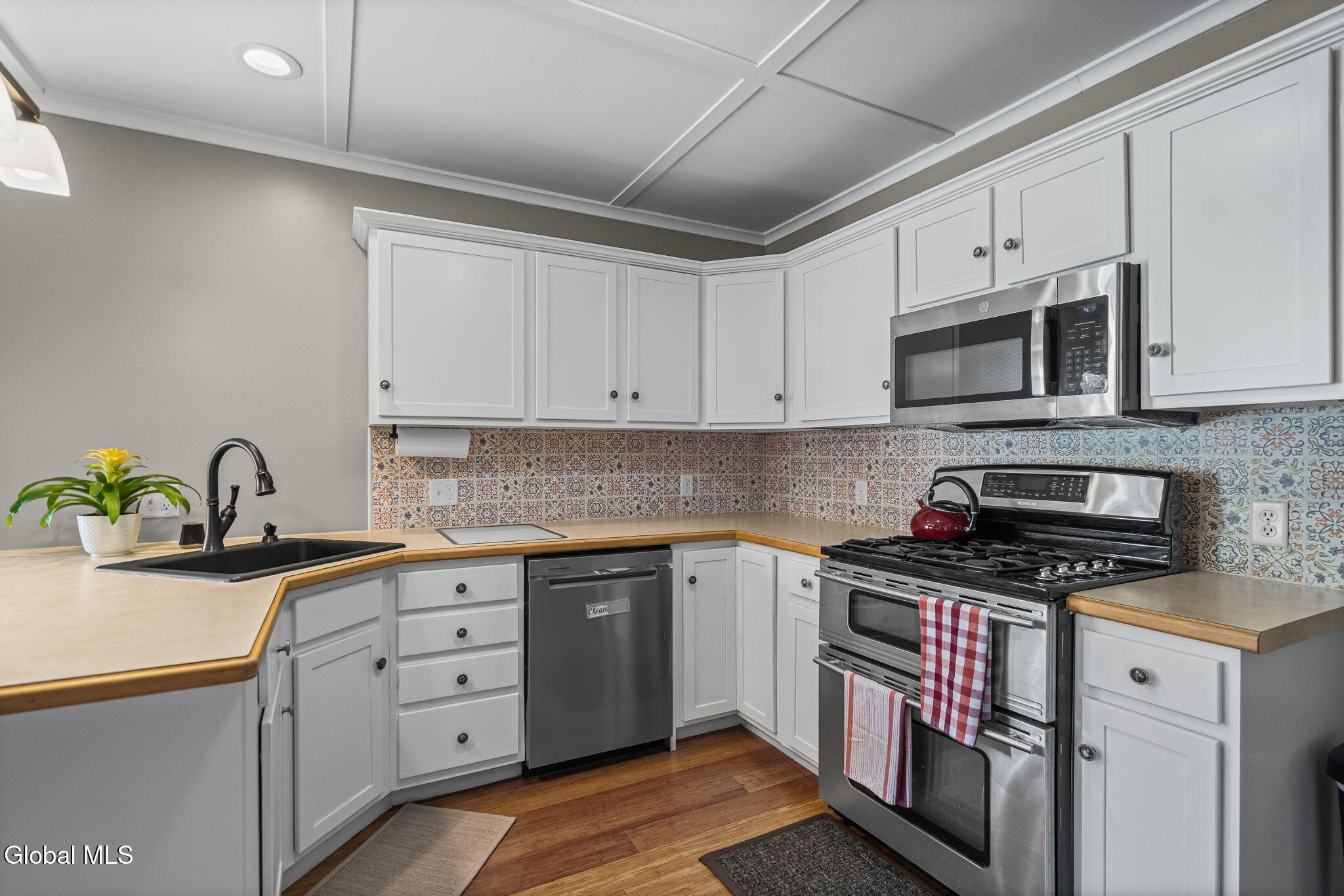 906 Draper Avenue Schenectady NY 12306