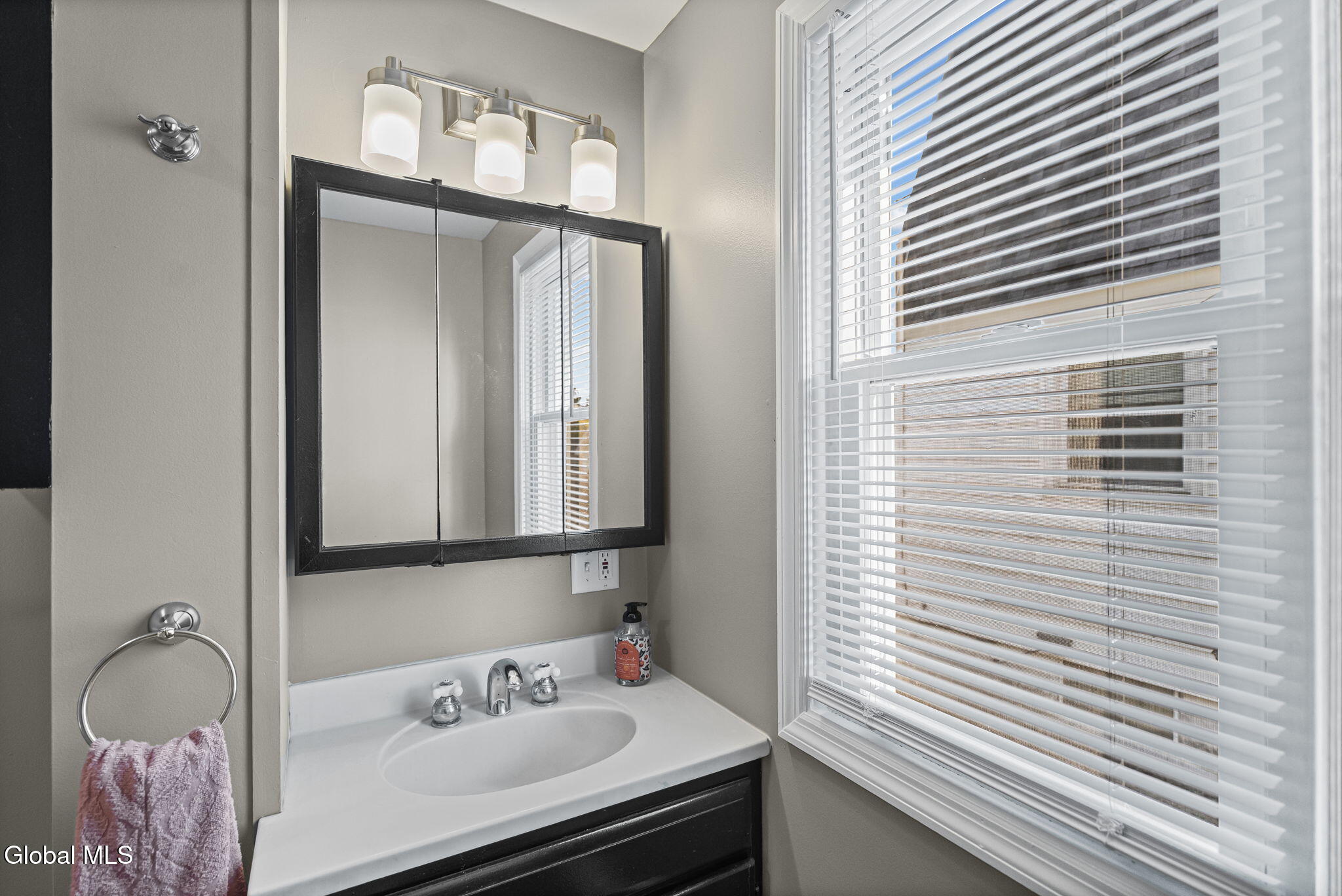 906 Draper Avenue Schenectady NY 12306