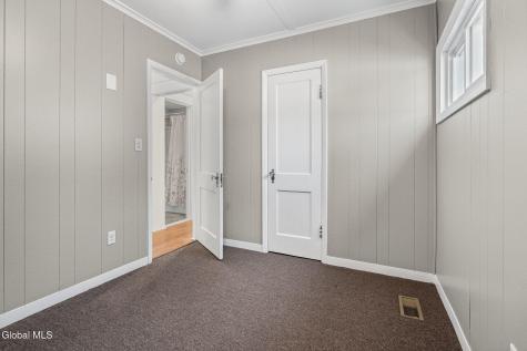 906 Draper Avenue Schenectady NY 12306