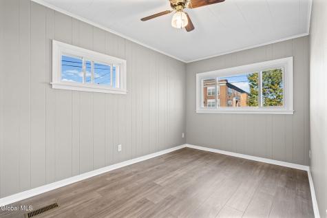 906 Draper Avenue Schenectady NY 12306
