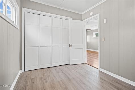 906 Draper Avenue Schenectady NY 12306