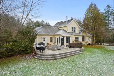 27 Briarhurst Drive Gansevoort NY 12831