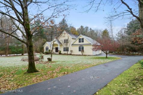 27 Briarhurst Drive Gansevoort NY 12831