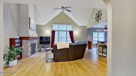 27 Briarhurst Drive Gansevoort NY 12831