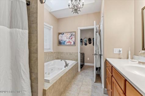 27 Briarhurst Drive Gansevoort NY 12831