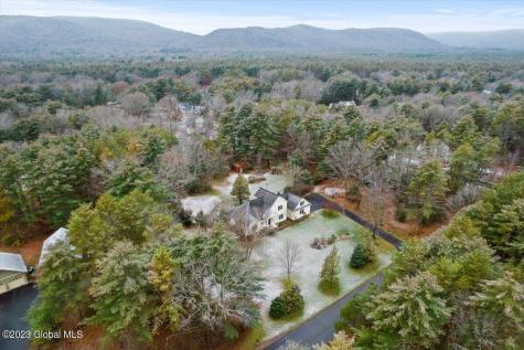 27 Briarhurst Drive Gansevoort NY 12831