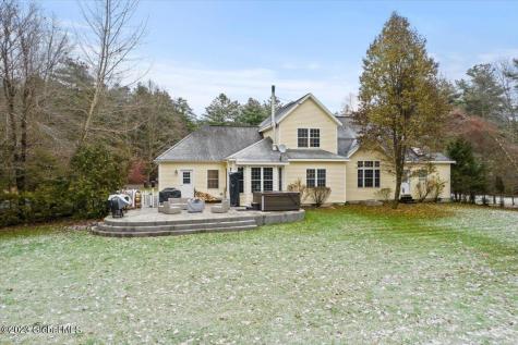 27 Briarhurst Drive Gansevoort NY 12831
