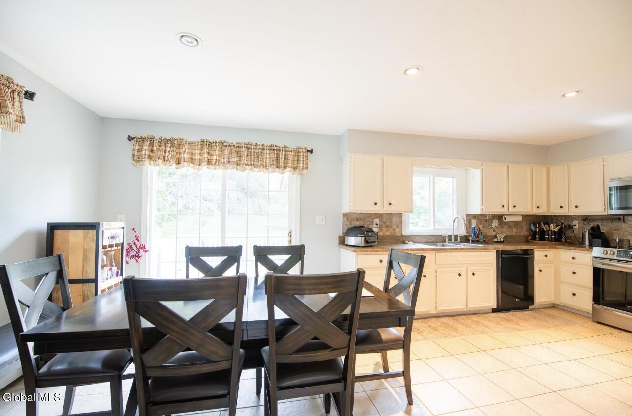 39 Hicks Road Queensbury NY 12804