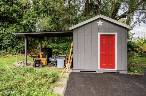39 Hicks Road Queensbury NY 12804
