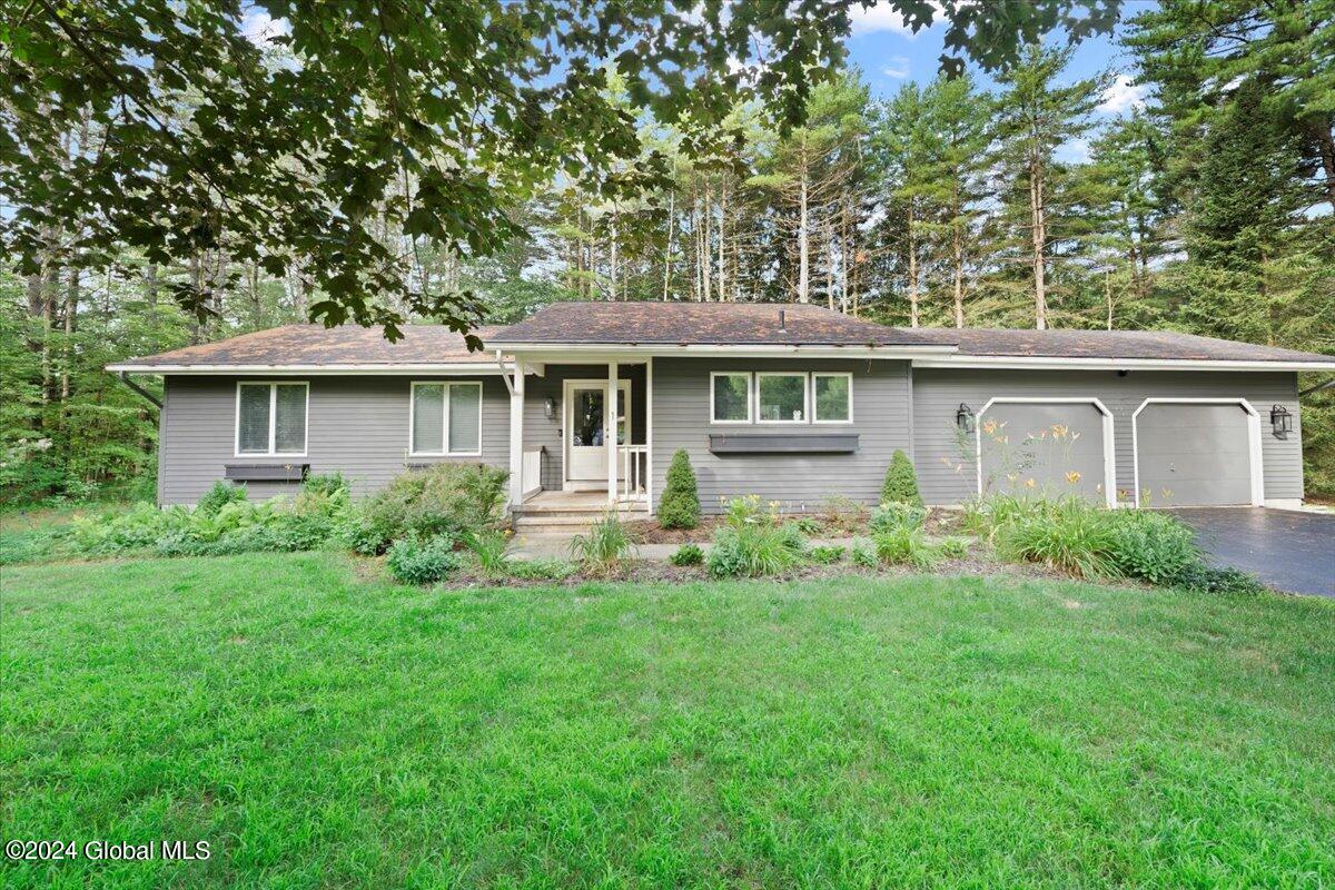 1 Foxhound Run Saratoga Springs NY 12866