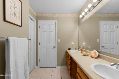 7 Castle Pines Clifton Park NY 12065
