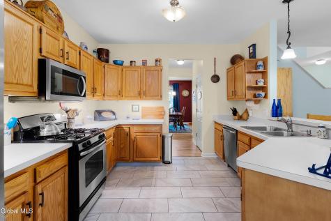 7 Castle Pines Clifton Park NY 12065