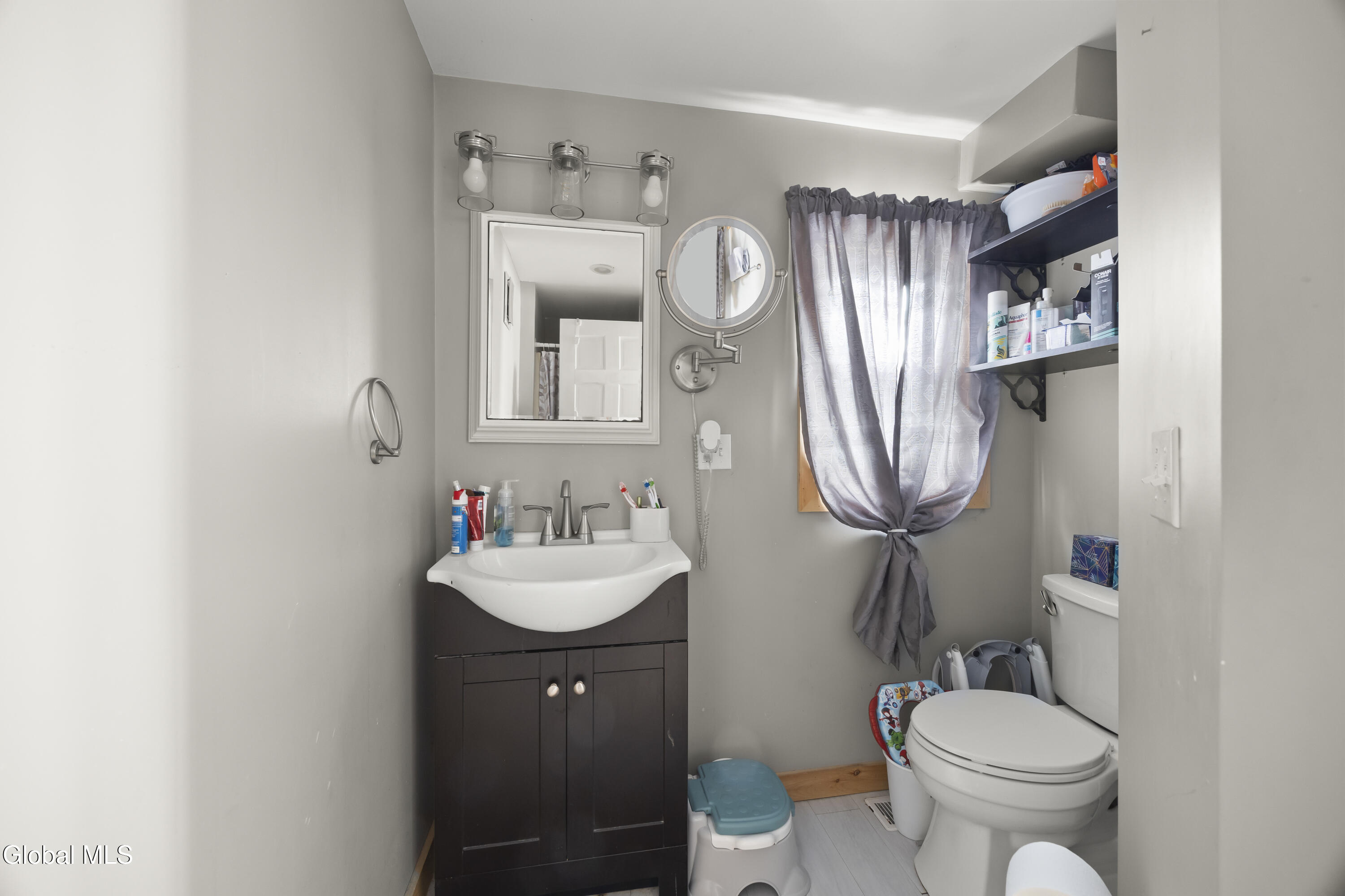2101 U.s. 9 Kinderhook NY 12173