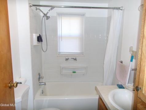 3075 Sunset Lane Schenectady NY 12303