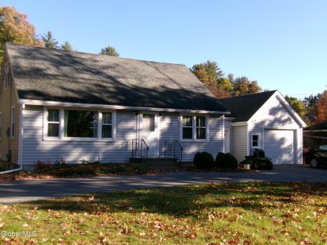 3075 Sunset Lane Schenectady NY 12303