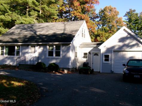 3075 Sunset Lane Schenectady NY 12303