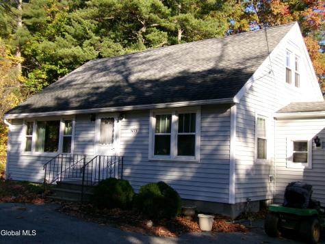 3075 Sunset Lane Schenectady NY 12303