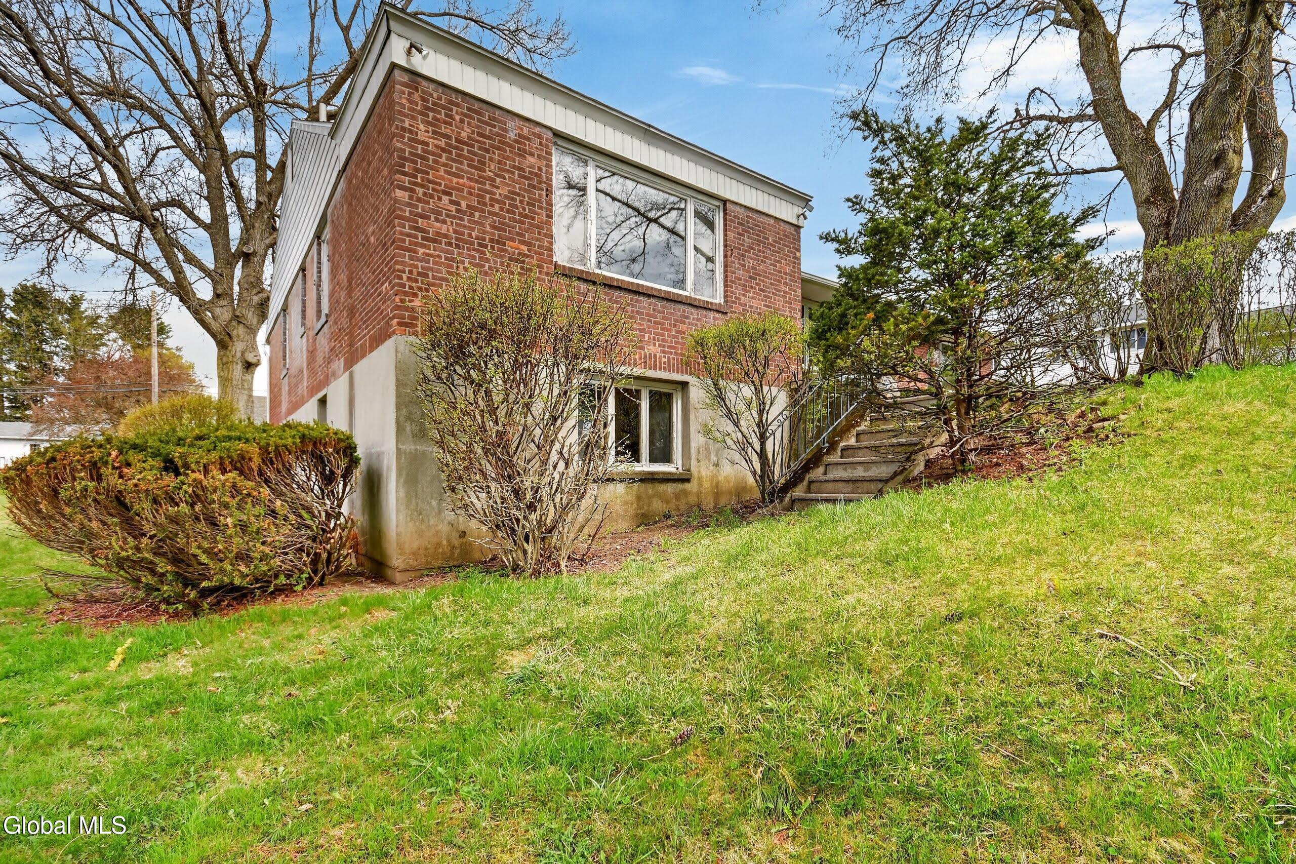 43 Coolidge Road Amsterdam NY 12010