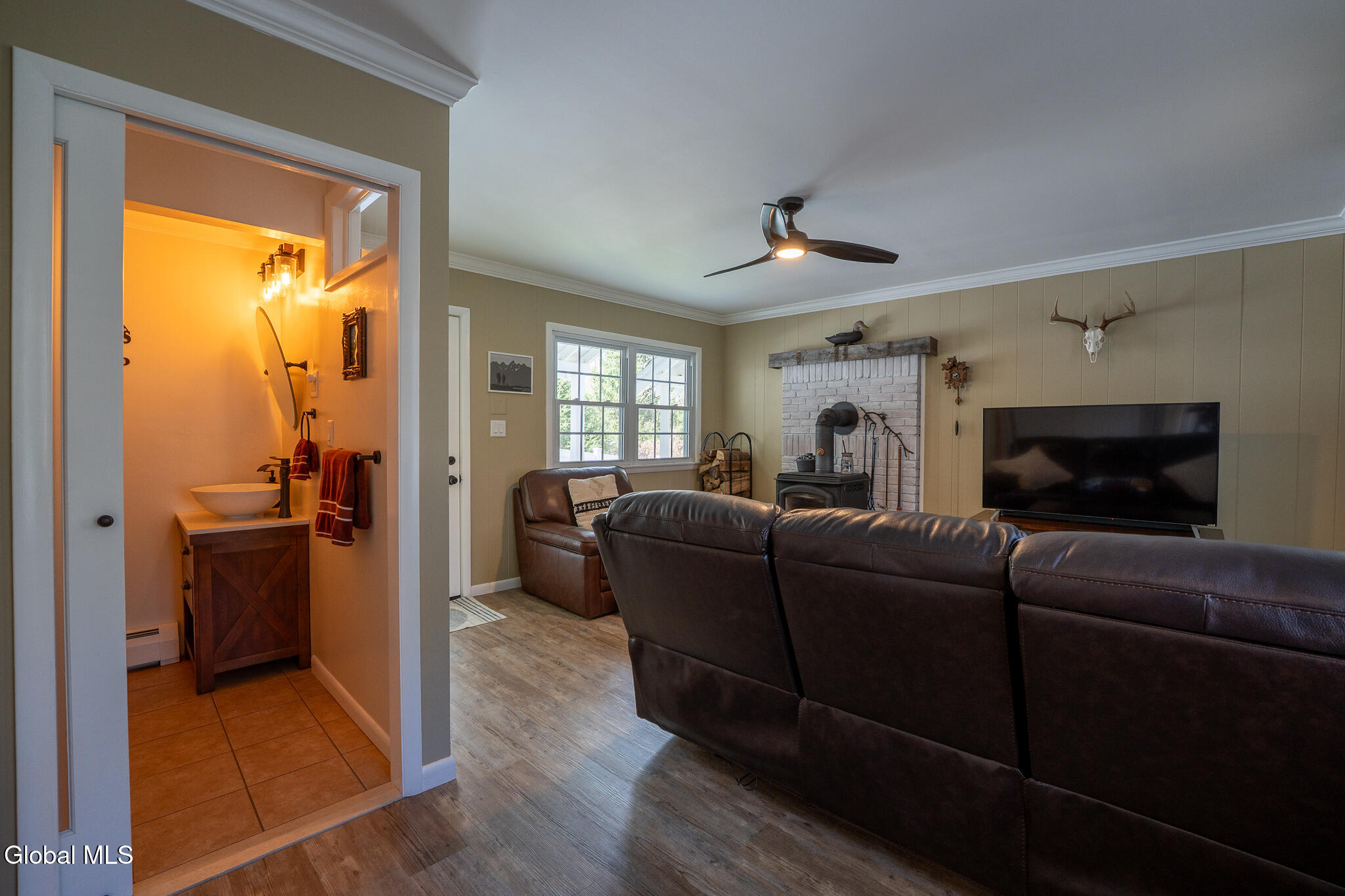 285 Elsmere Avenue Delmar NY 12054