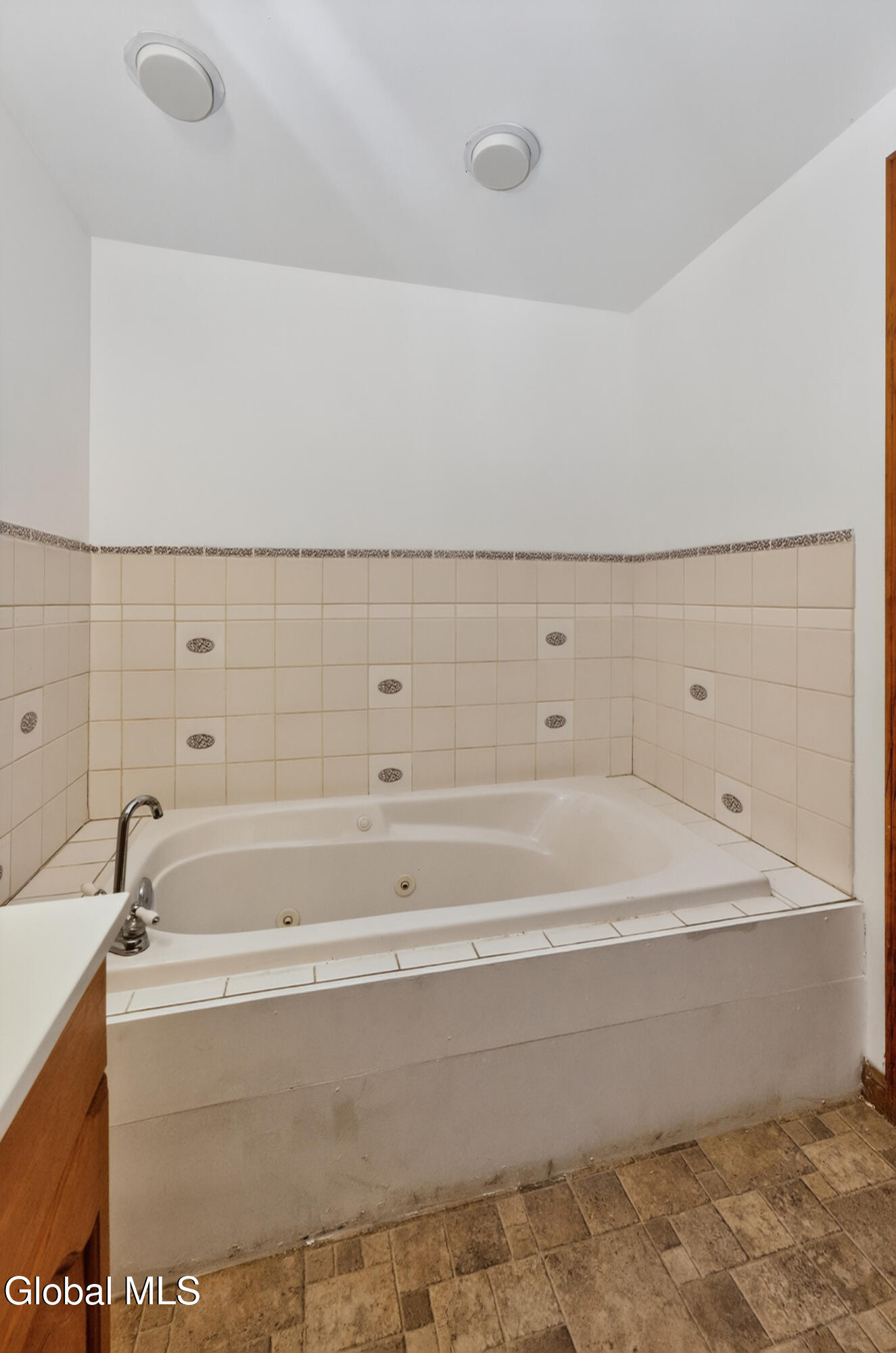 11 Burton Street Johnstown NY 12095