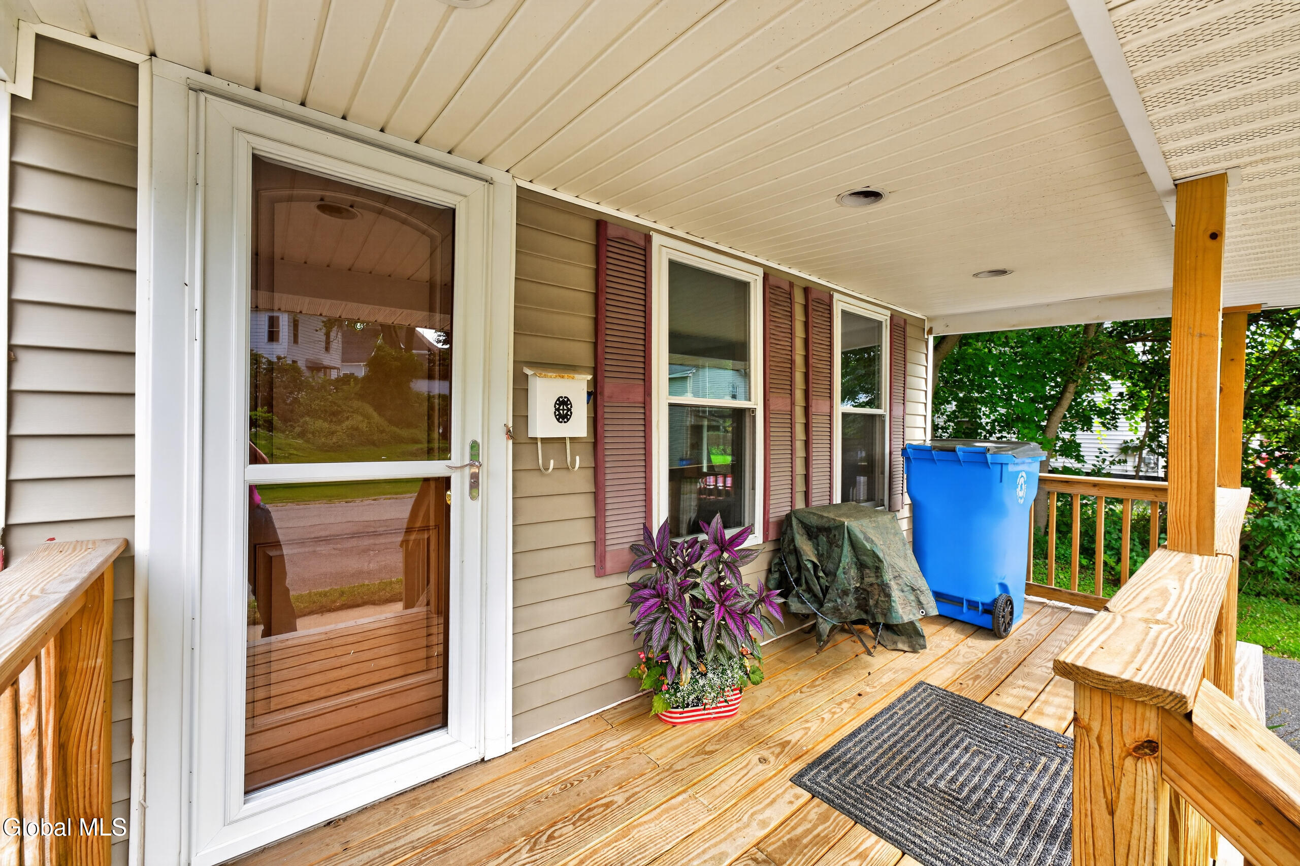 11 Burton Street Johnstown NY 12095