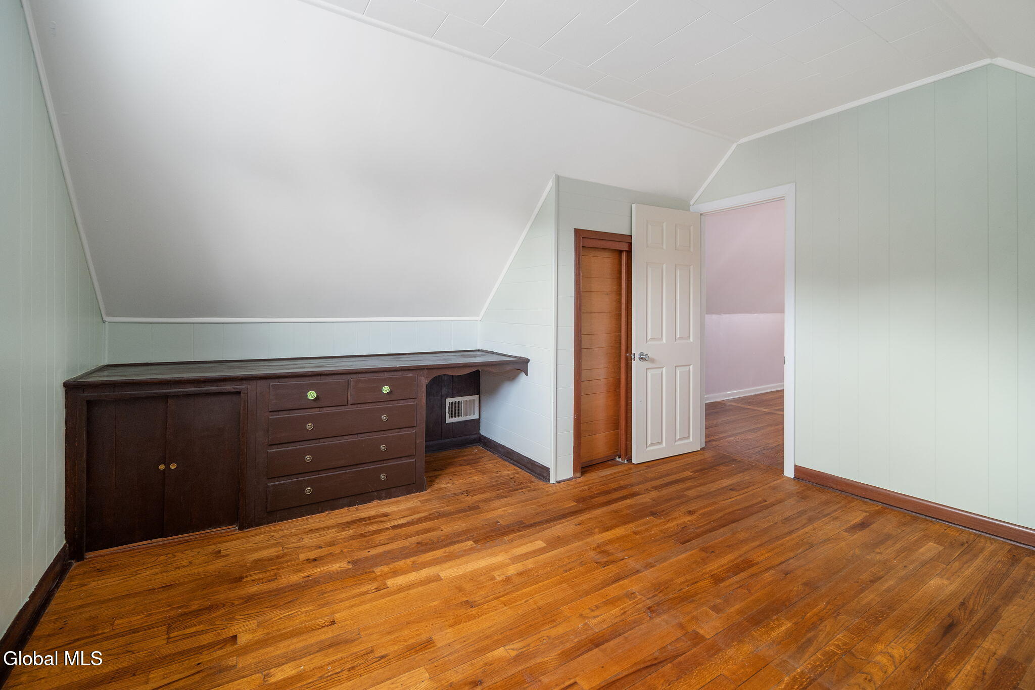 7 Colt Road Albany NY 12205