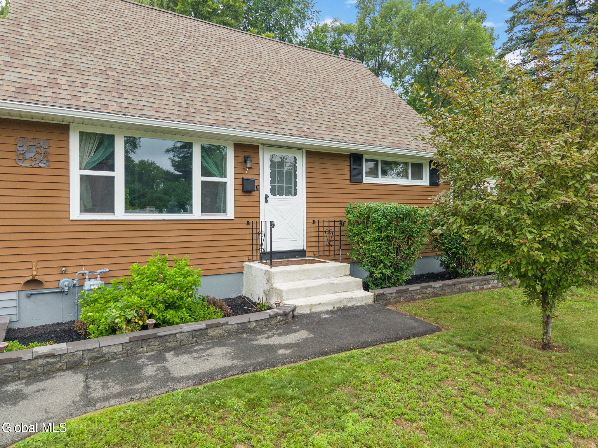 7 Colt Road Albany NY 12205