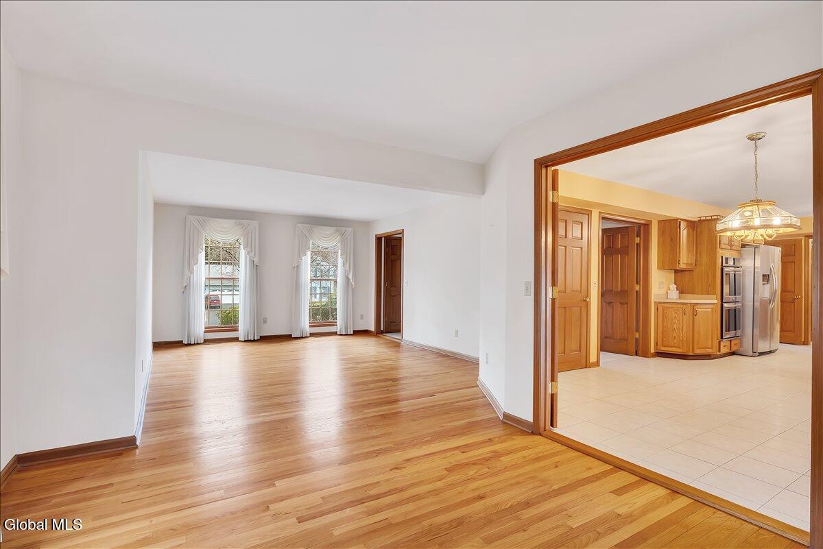 1058 Valerie Drive Schenectady NY 12309