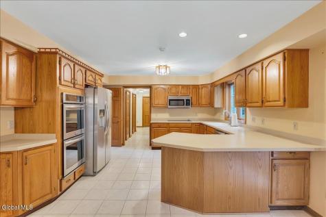 1058 Valerie Drive Schenectady NY 12309