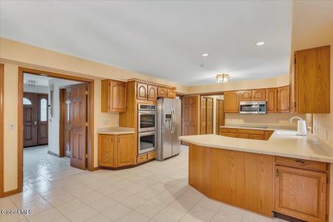 1058 Valerie Drive Schenectady NY 12309