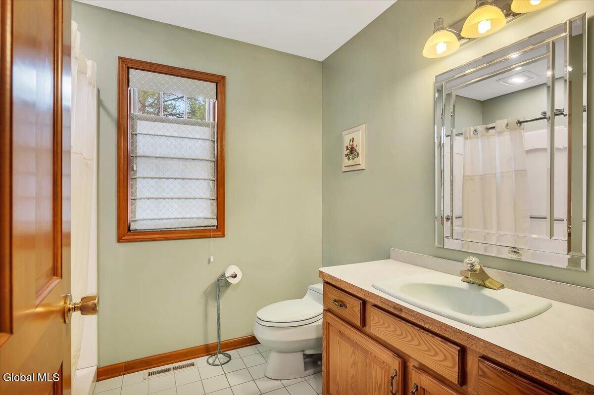 1058 Valerie Drive Schenectady NY 12309