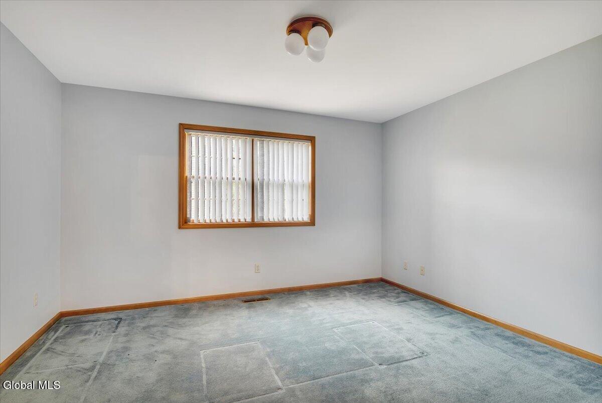1058 Valerie Drive Schenectady NY 12309