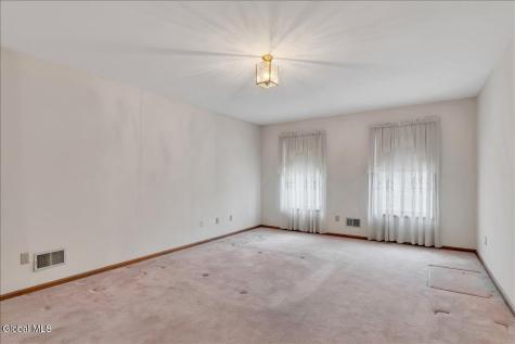 1058 Valerie Drive Schenectady NY 12309
