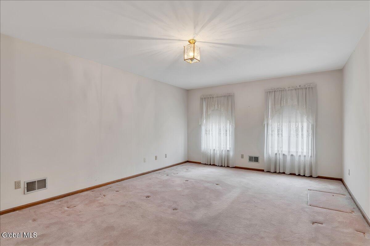 1058 Valerie Drive Schenectady NY 12309