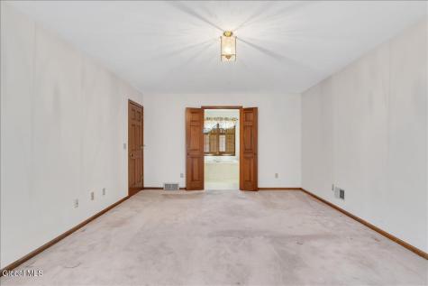 1058 Valerie Drive Schenectady NY 12309