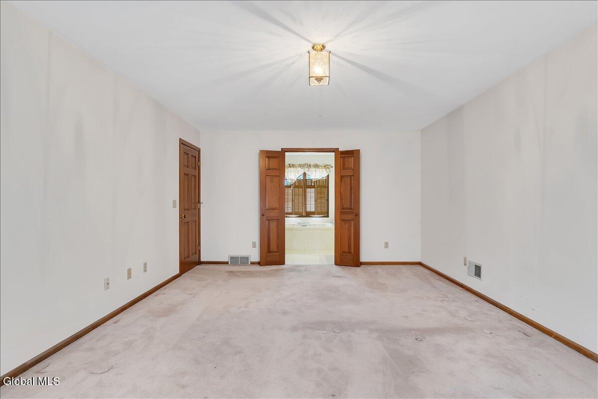 1058 Valerie Drive Schenectady NY 12309
