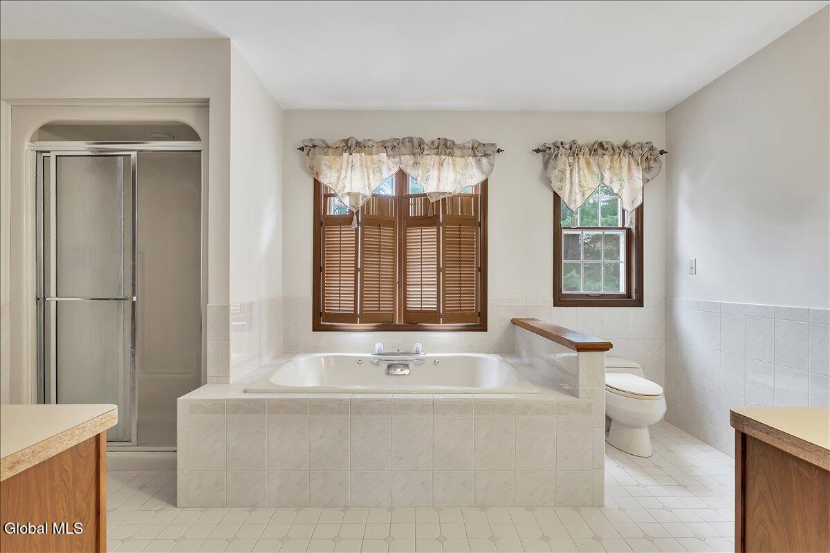 1058 Valerie Drive Schenectady NY 12309