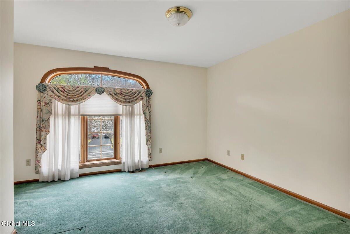 1058 Valerie Drive Schenectady NY 12309