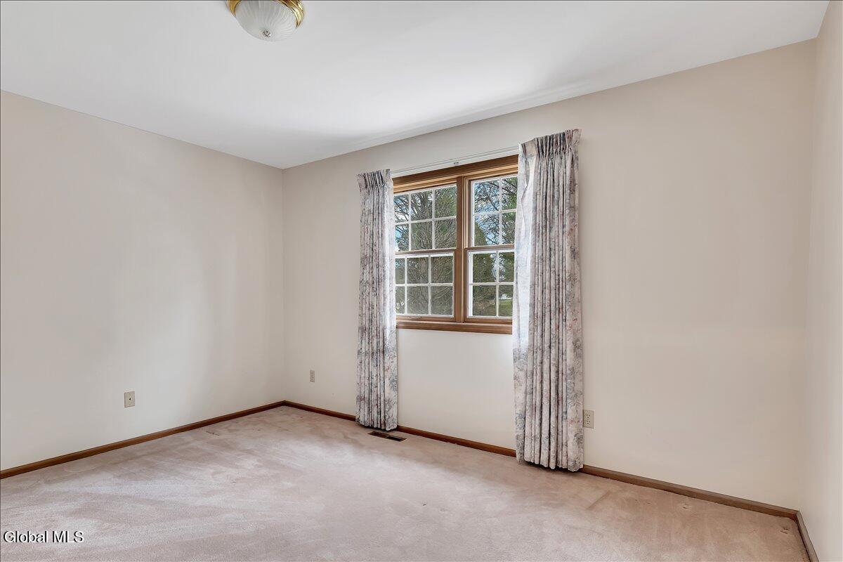 1058 Valerie Drive Schenectady NY 12309
