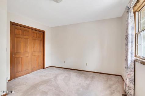 1058 Valerie Drive Schenectady NY 12309