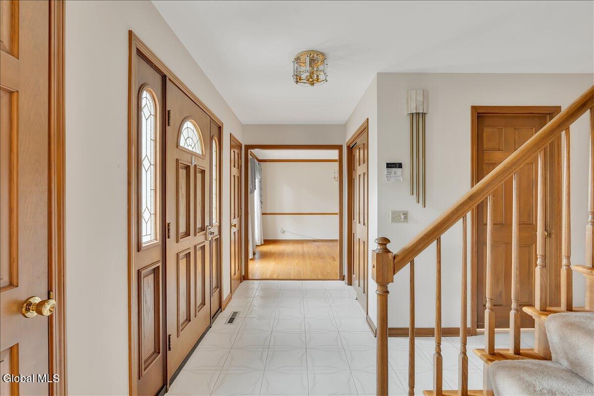 1058 Valerie Drive Schenectady NY 12309