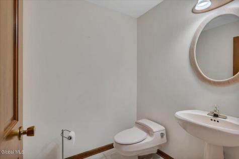 1058 Valerie Drive Schenectady NY 12309