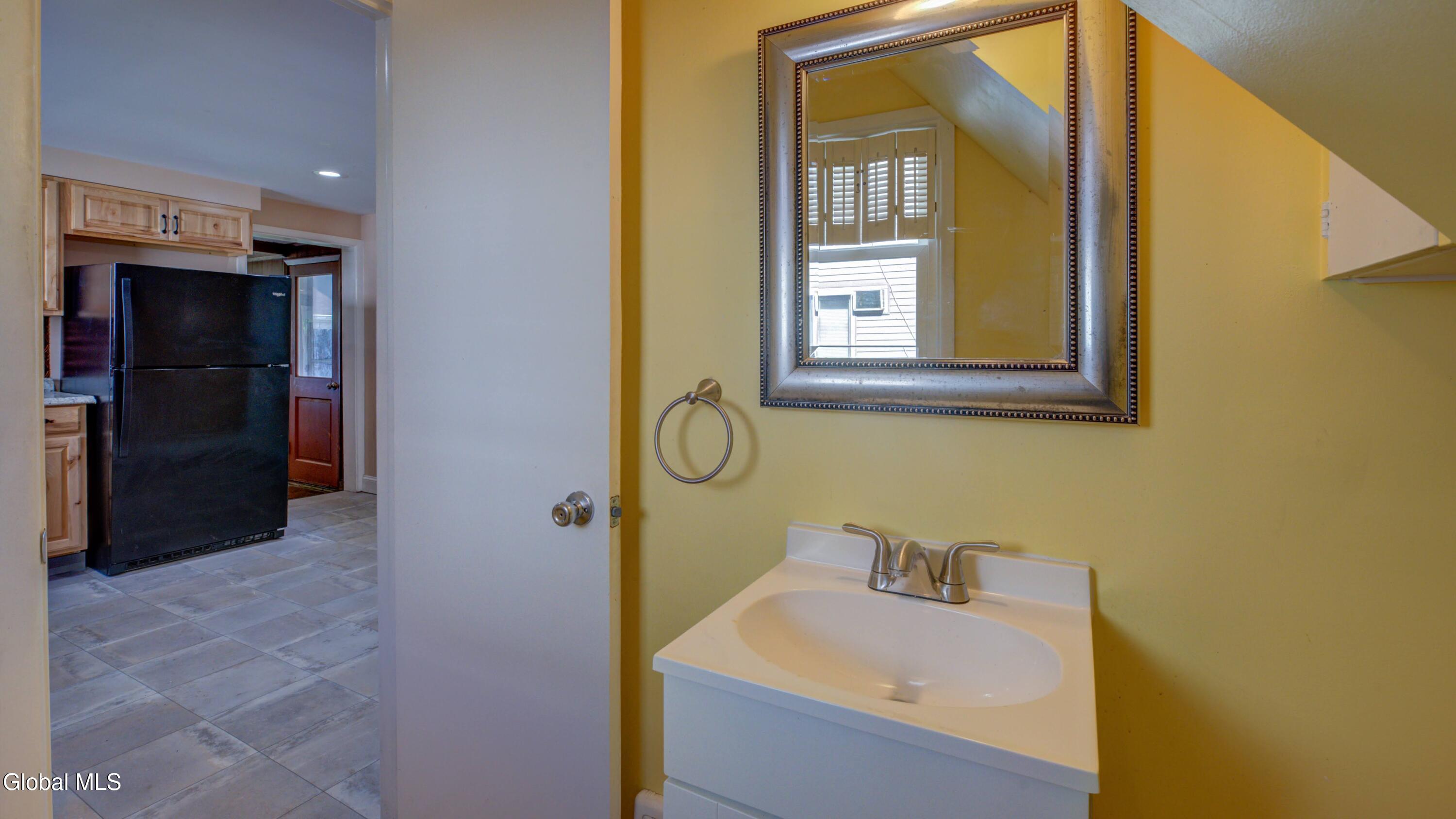 37 E 8th Avenue Gloversville NY 12078