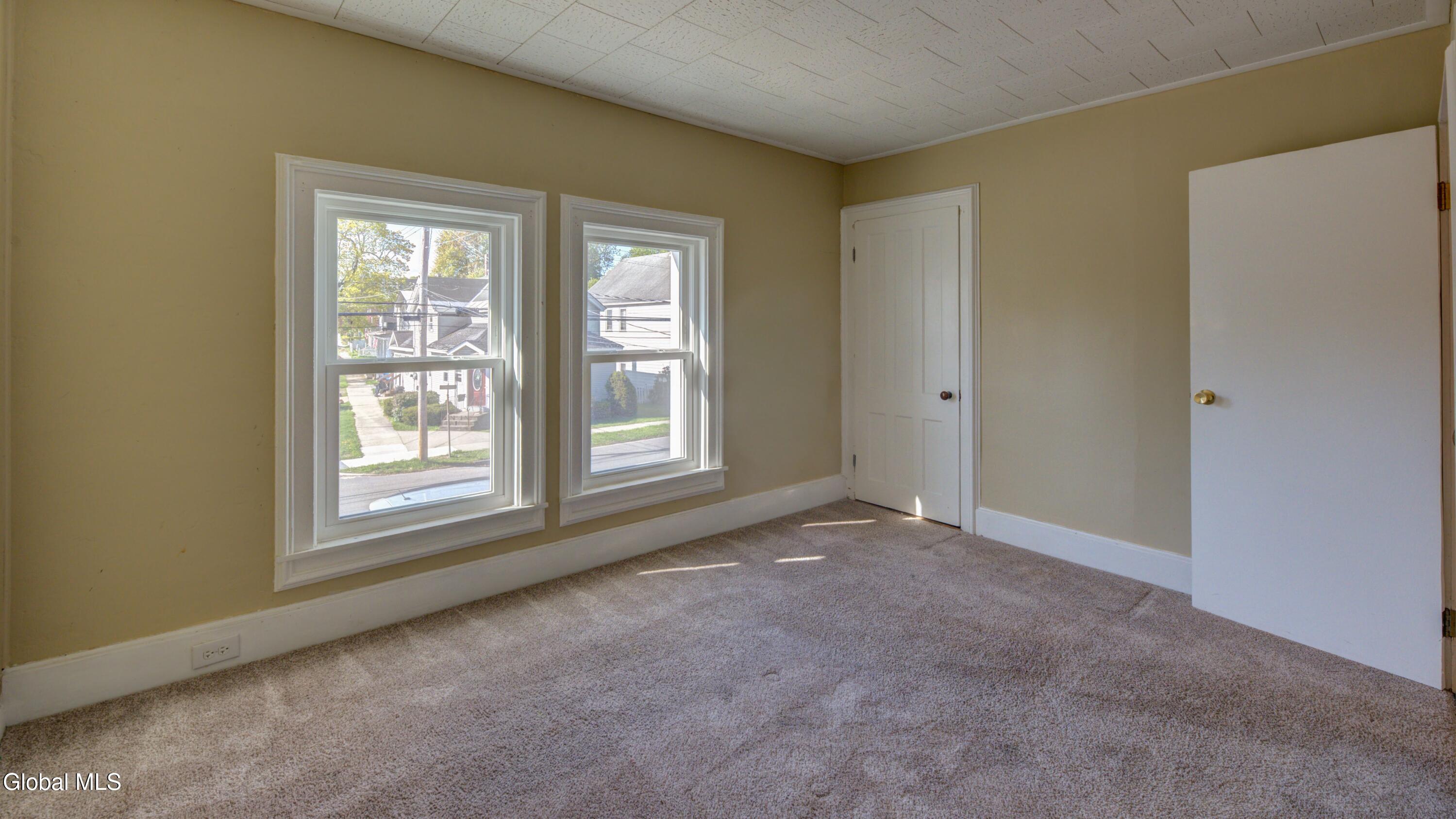 37 E 8th Avenue Gloversville NY 12078