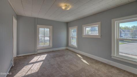 37 E 8th Avenue Gloversville NY 12078