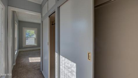 37 E 8th Avenue Gloversville NY 12078
