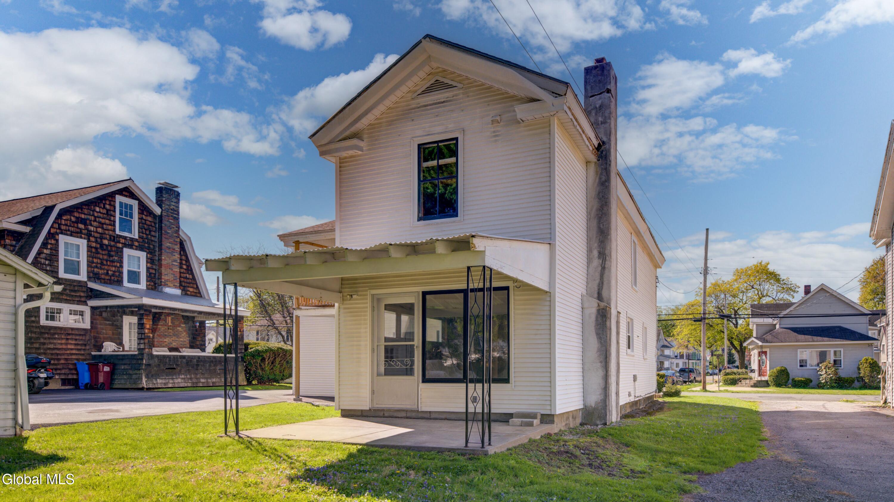 37 E 8th Avenue Gloversville NY 12078