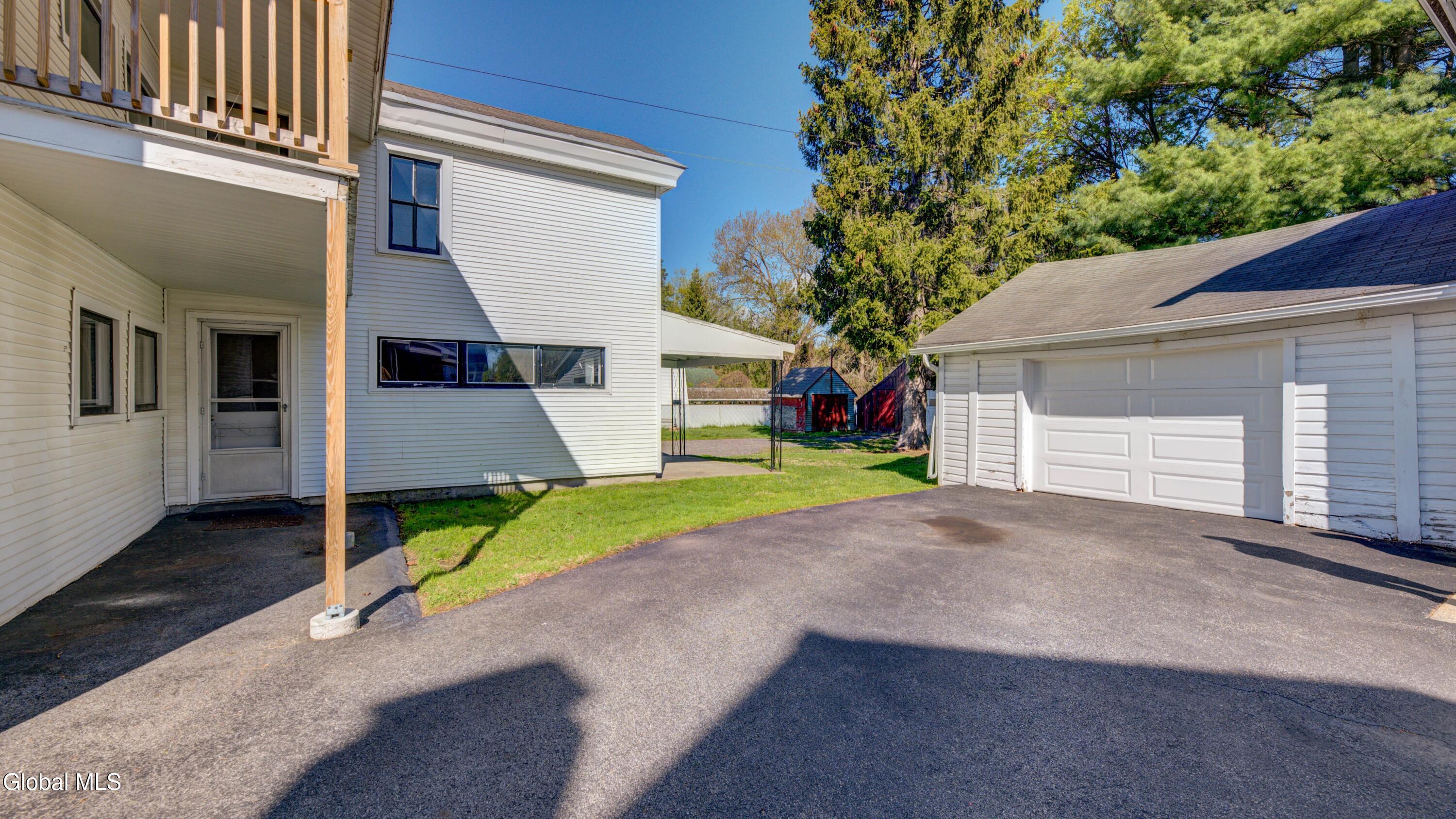 37 E 8th Avenue Gloversville NY 12078