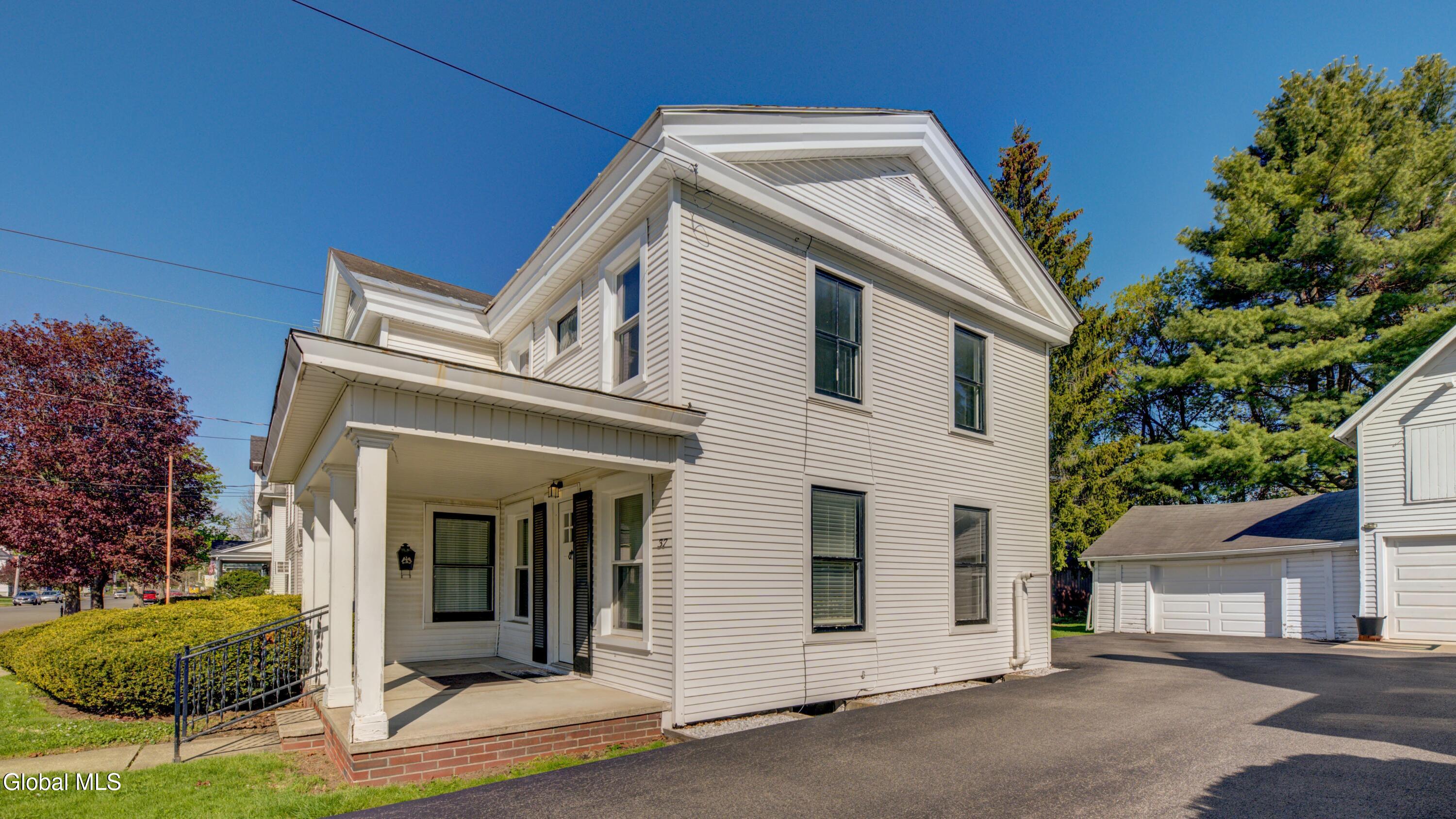 37 E 8th Avenue Gloversville NY 12078